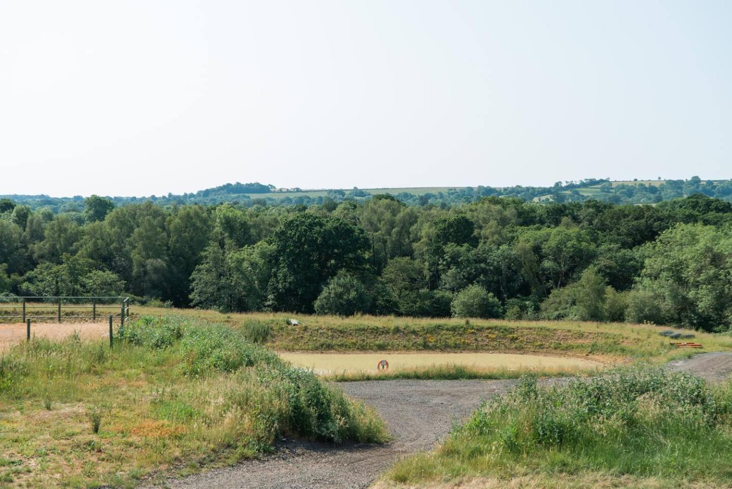 Swallowfield Glamping-Station Master Йоувил Екстериор снимка